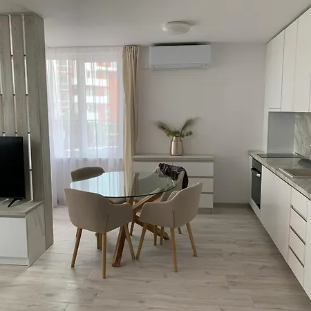 Noks- Marina- Avalonia Święty Włas