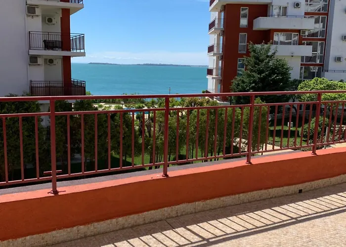 Noks- Marina- Avalonia Апартаменти Светий Влас